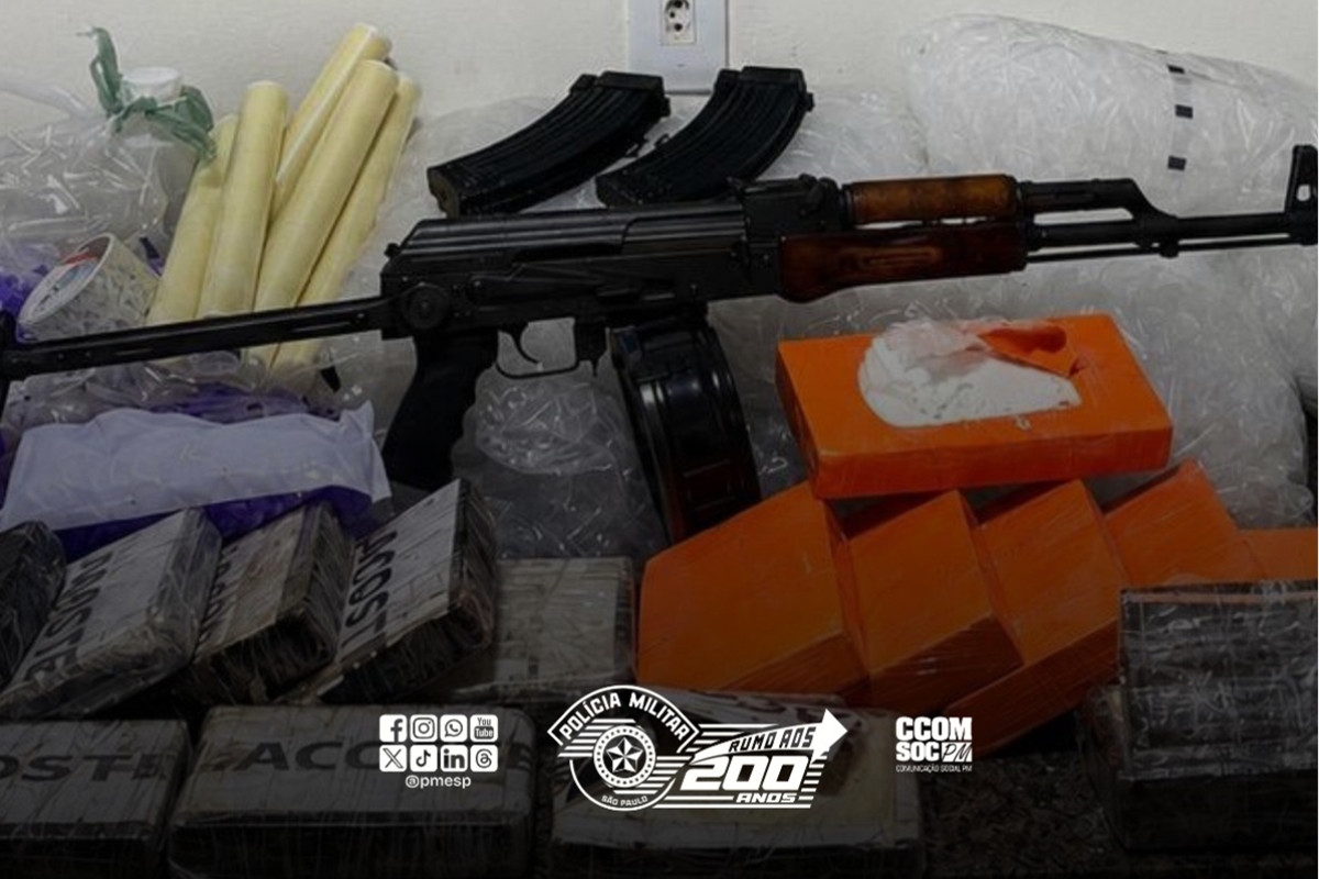 Polícia Militar encontra refinaria de cocaína e apreende Fuzil AK-47 em Paraisópolis